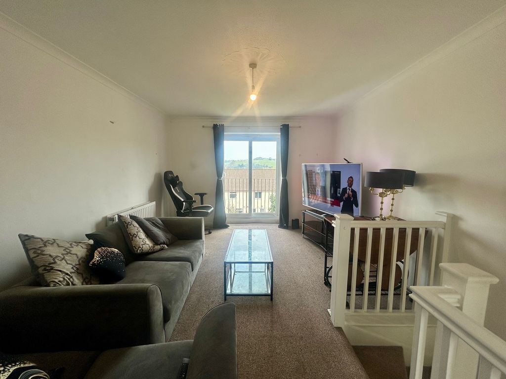 Property photo 3 of 8 Image