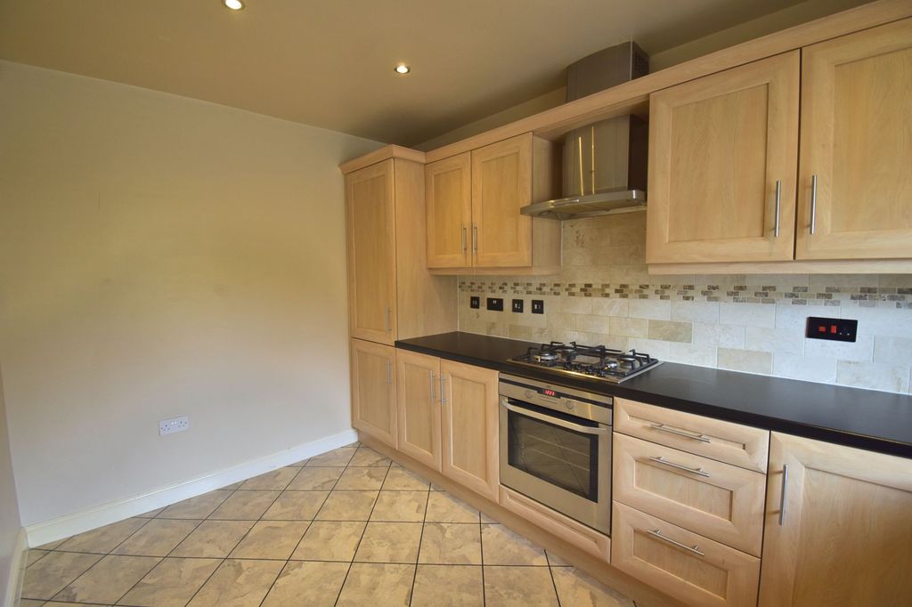 Property photo 3 of 21 Kitchen