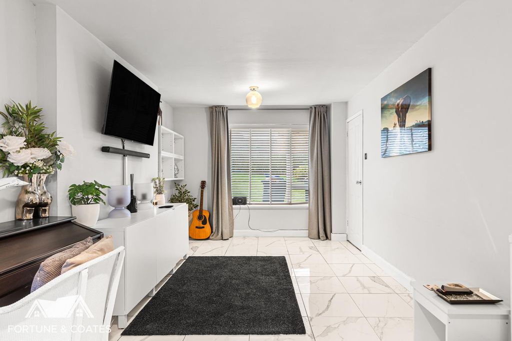 Property photo 3 of 17 Ashtreefield_13.Jpg