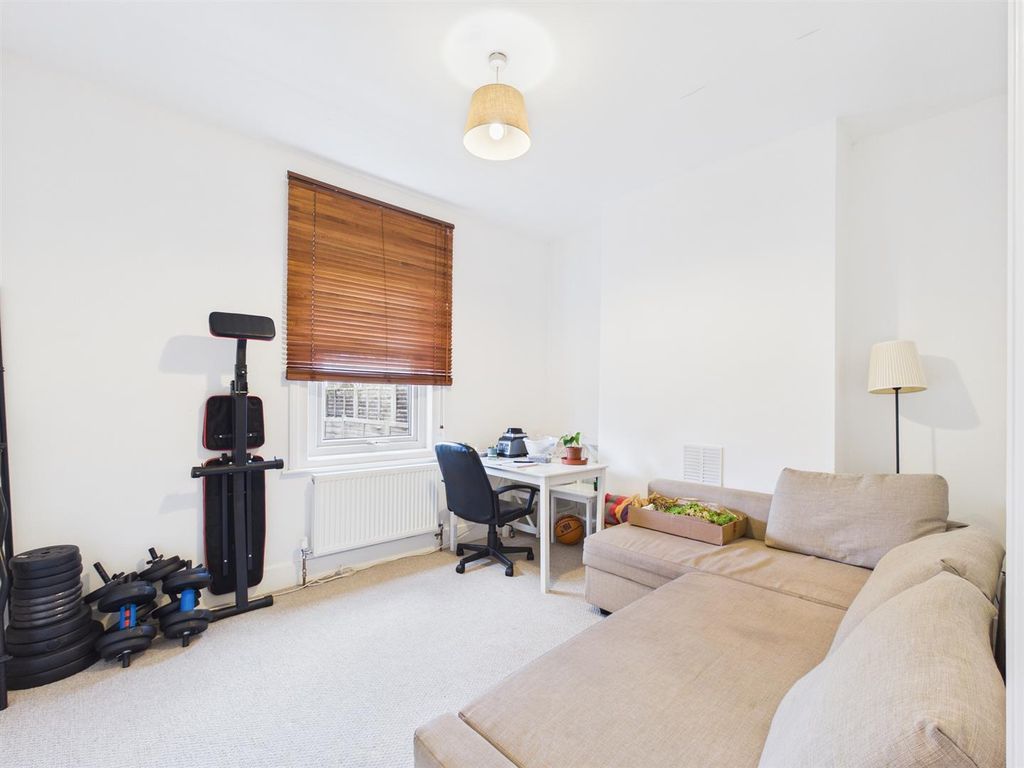 Property photo 2 of 15 Cam01358G0-Pr0224-Still021.Jpg