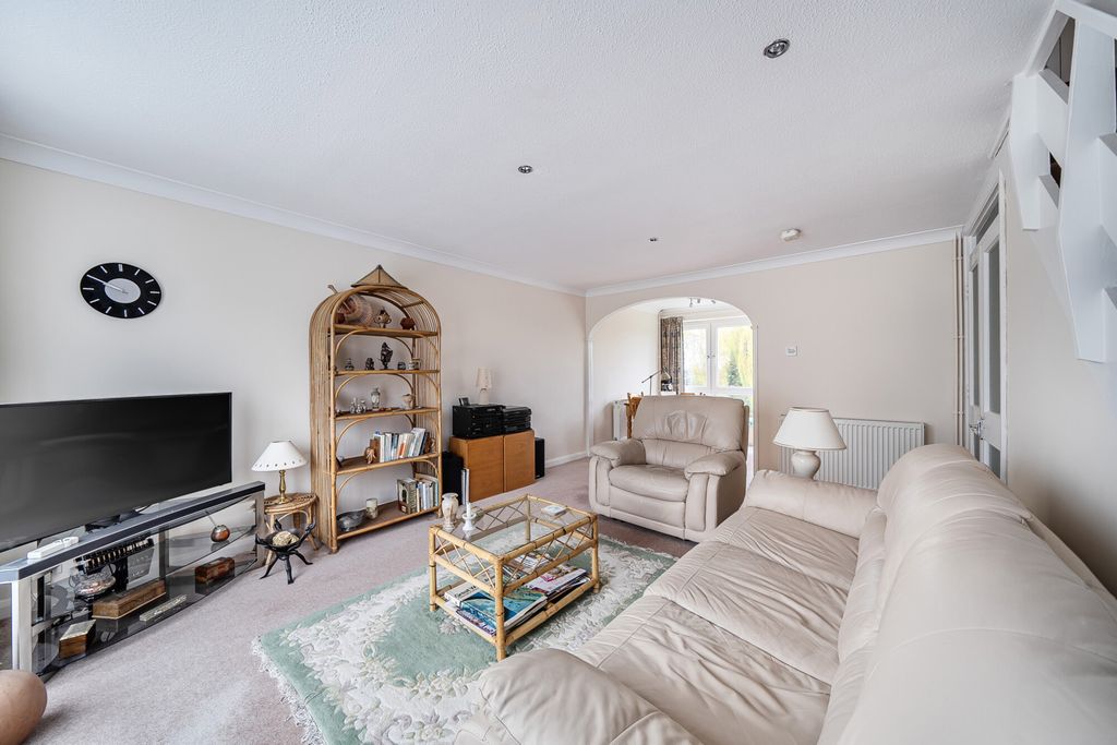 Property photo 2 of 22 1394272-3-694A6Bd...