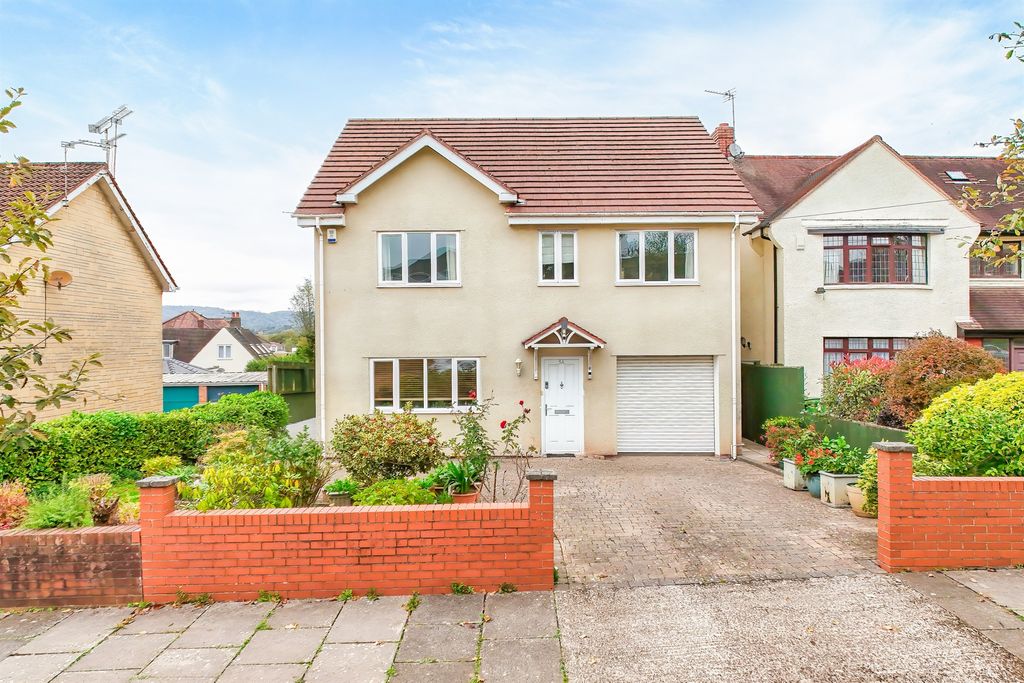 Property photo 1 of 31