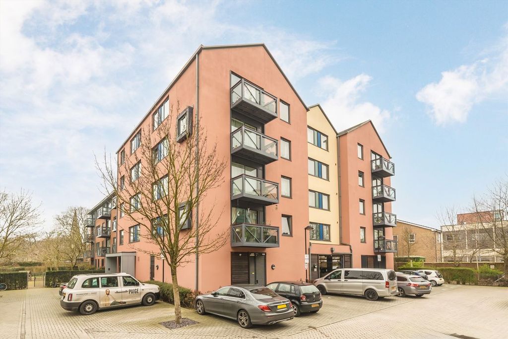 Property photo 1 of 5