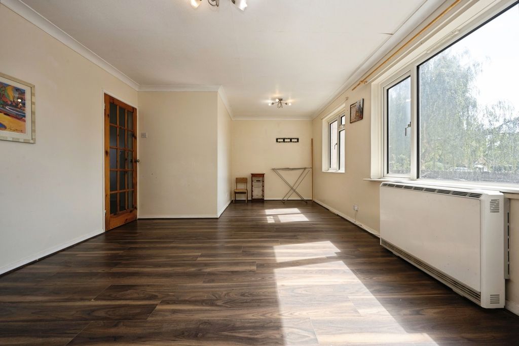 Property photo 3 of 17 Living Room