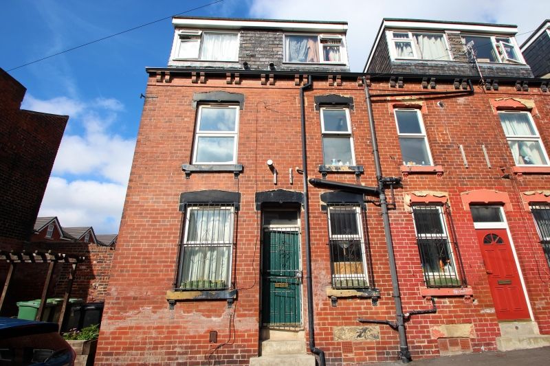 Property photo 1 of 3