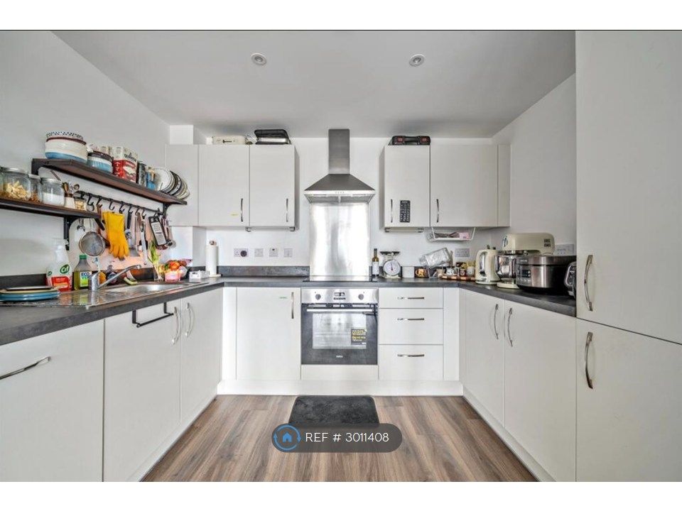 Property photo 3 of 6 Kitchen
