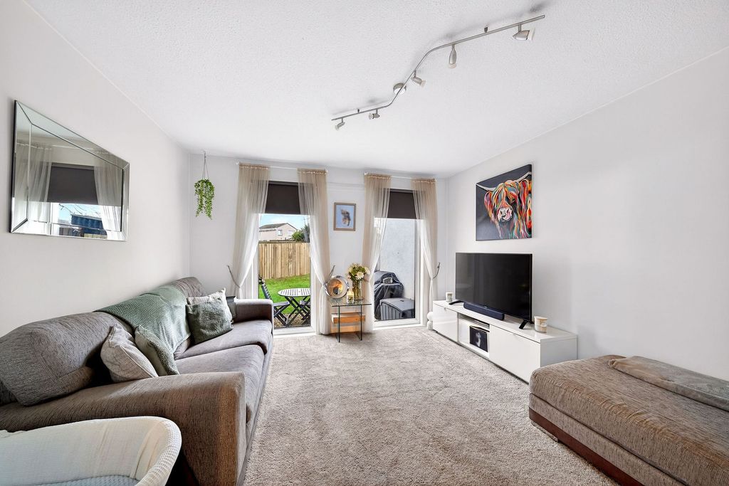 Property photo 2 of 54 Lounge