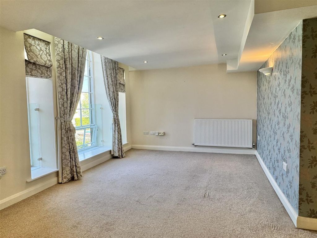 Additional image 5 of 2 bed flat for saleShrewsbury Street, Glossop SK13