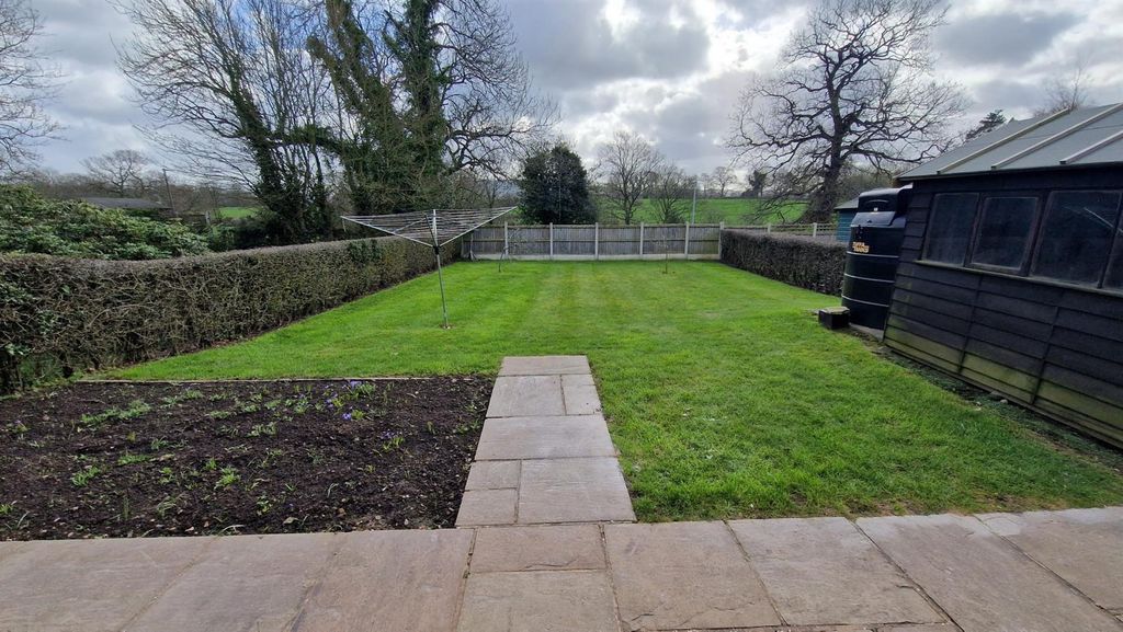 Property photo 3 of 19 Front Garden