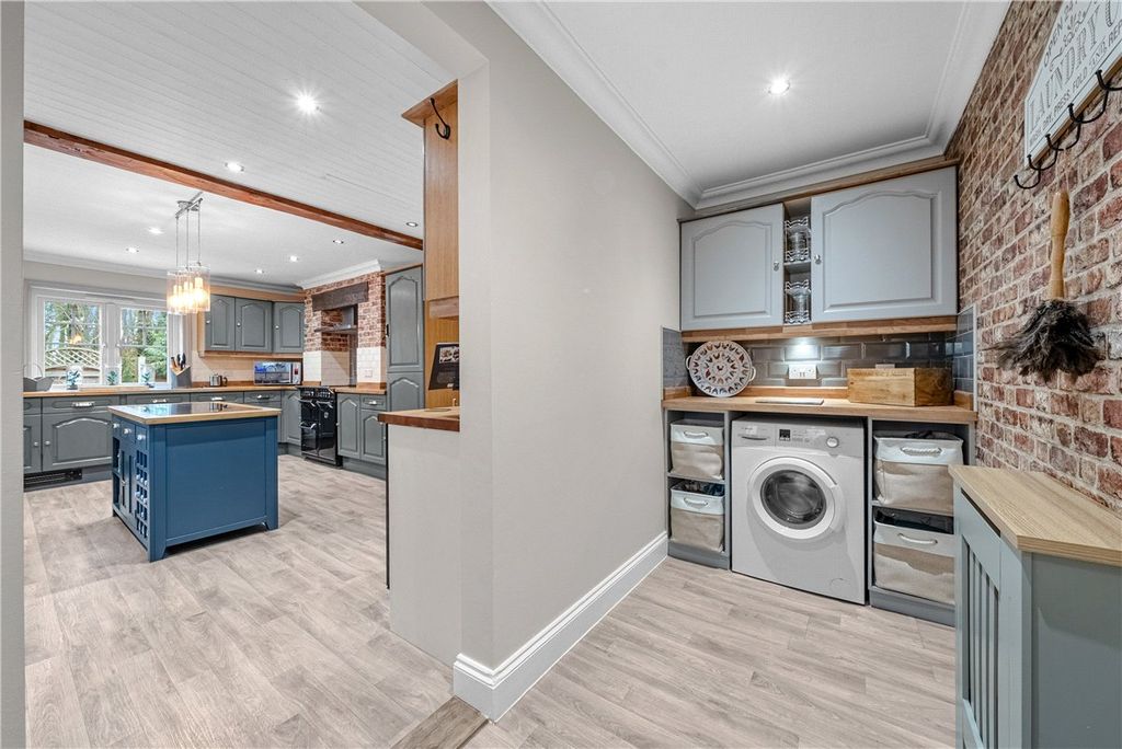 Property photo 3 of 24 Picture No. 61