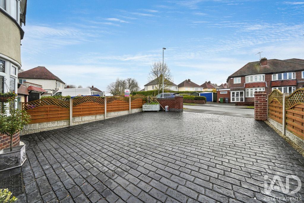 Property photo 2 of 44