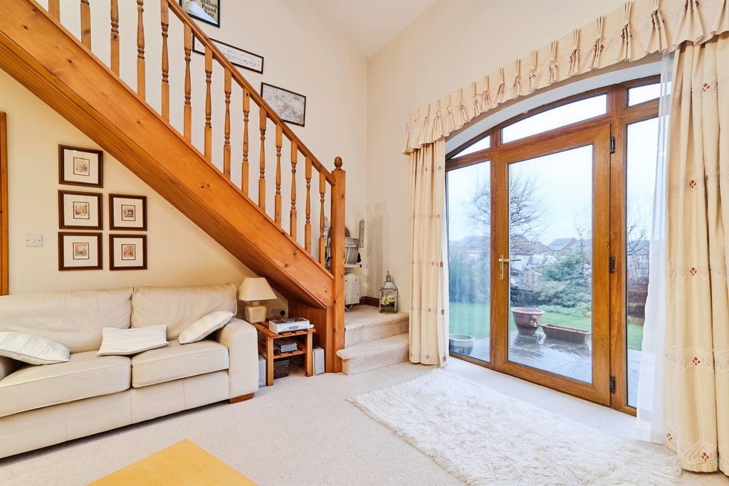 Property photo 3 of 31