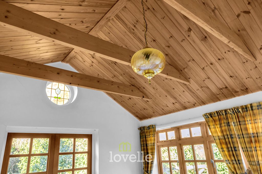 Property photo 2 of 42