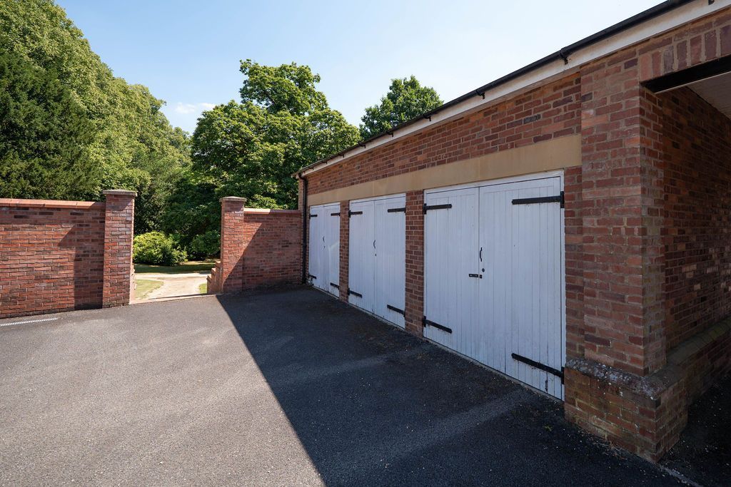 Property photo 2 of 22