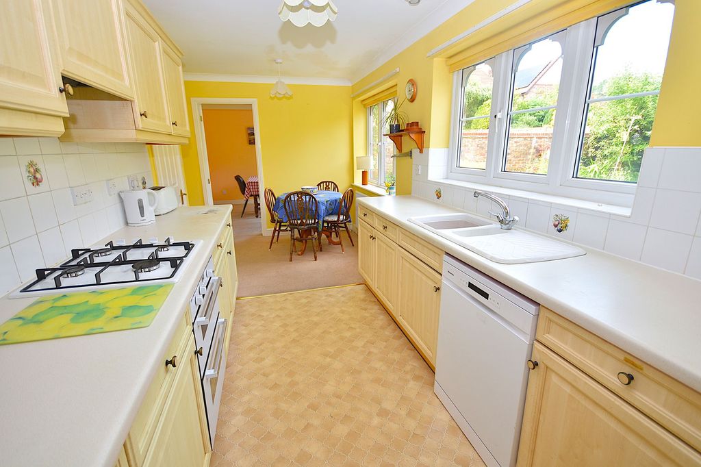 Property photo 2 of 20