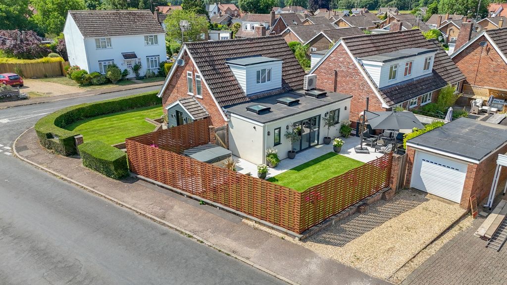 Property photo 2 of 39 4182335