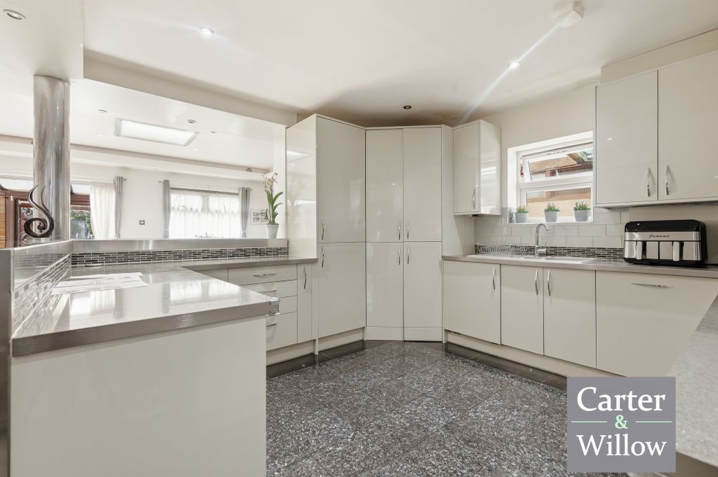 Additional image 4 of 4 bed semi-detached house for saleHaydon Road, Dagenham RM8
