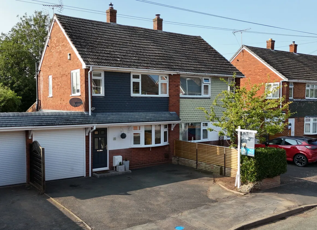 Property photo 2 of 30