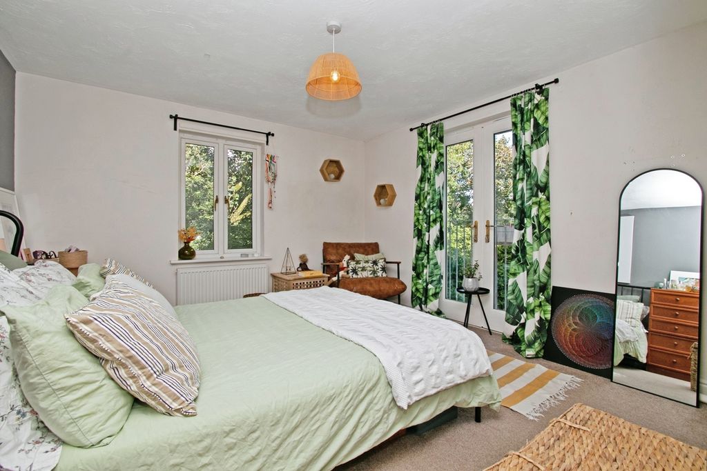Additional image 11 of 2 bed flat for saleCalver Close, Penryn, Cornwall TR10