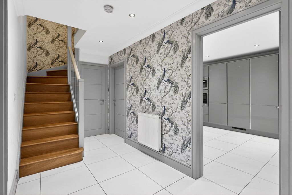 Property photo 3 of 23