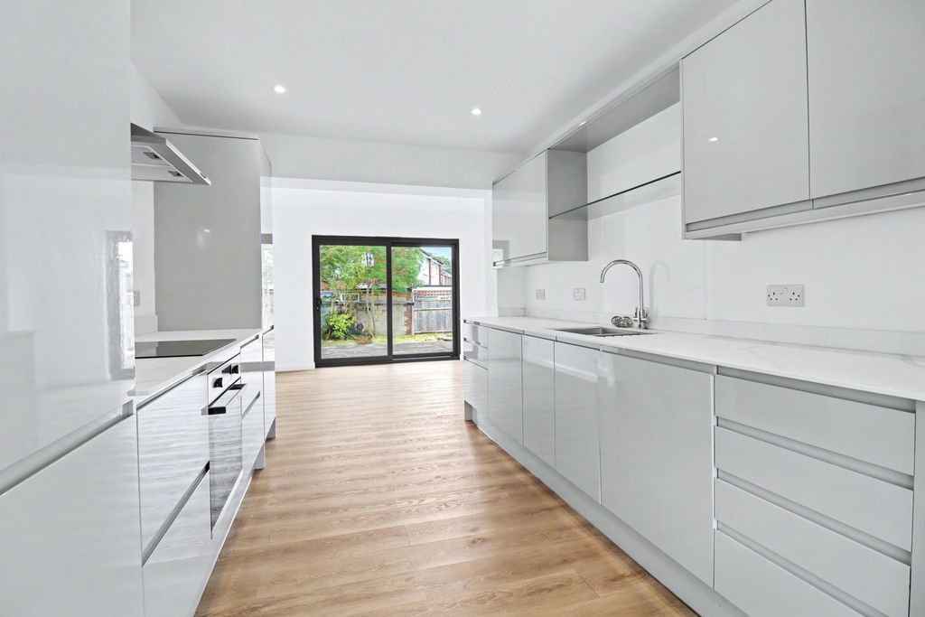 Property photo 2 of 17 2