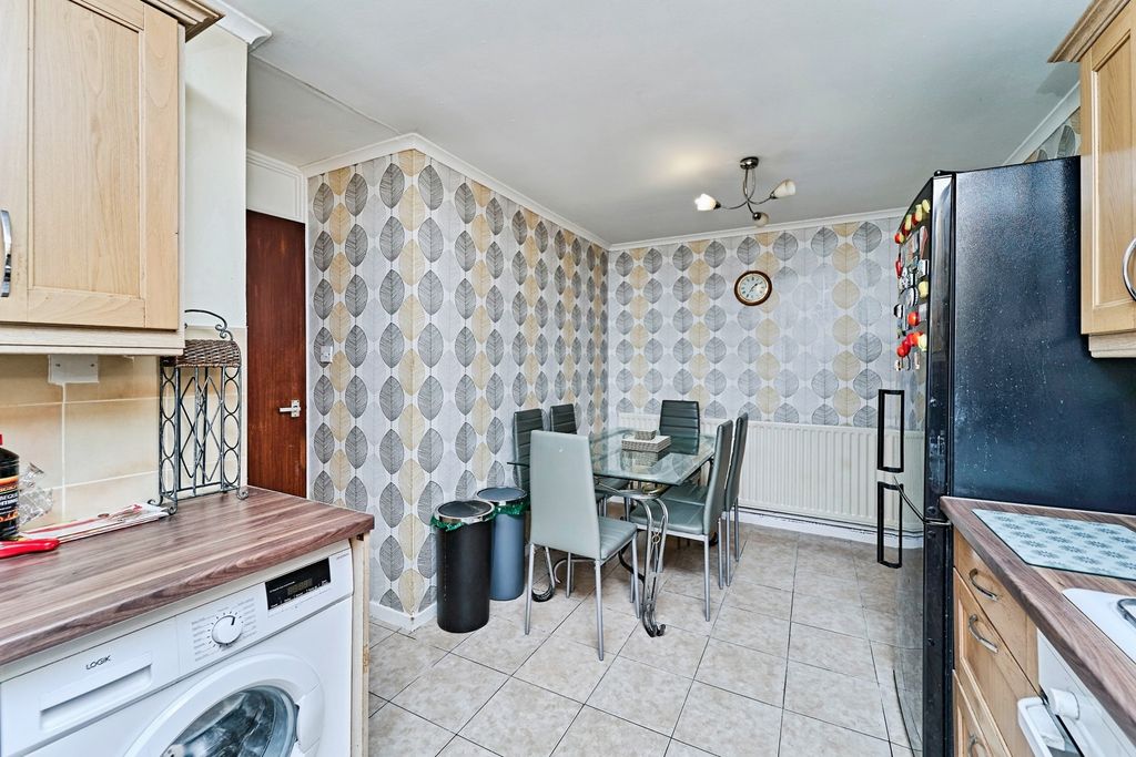 Property photo 2 of 17 Photo