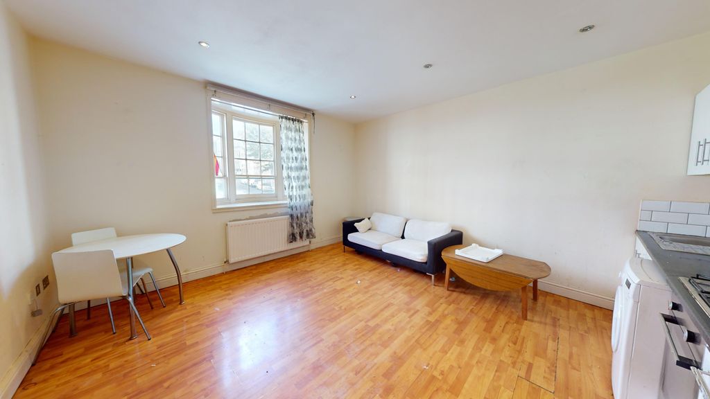 Property photo 2 of 5