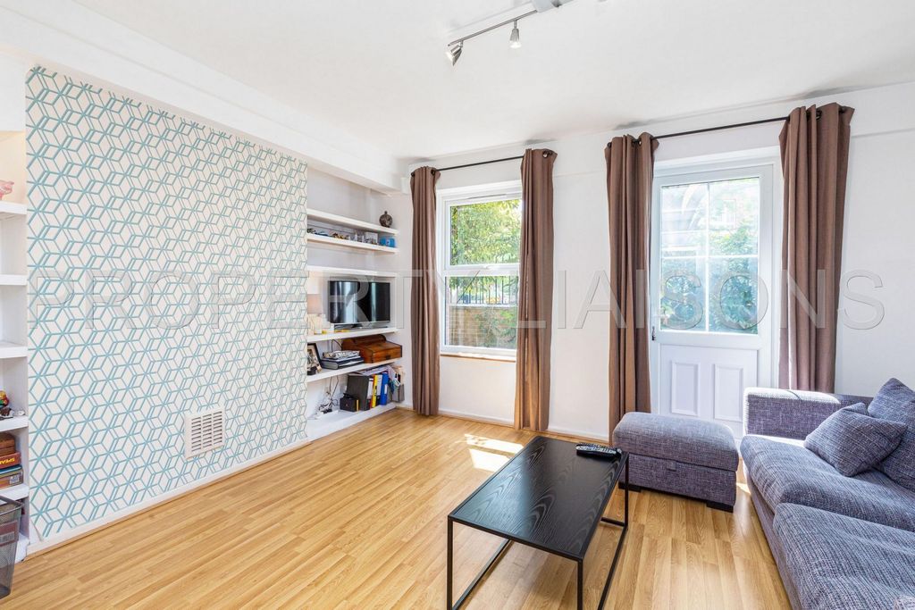 Property photo 1 of 11 Photo 6