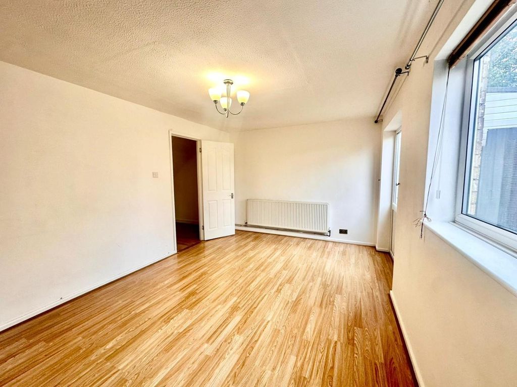 Property photo 2 of 17 6.Jpg