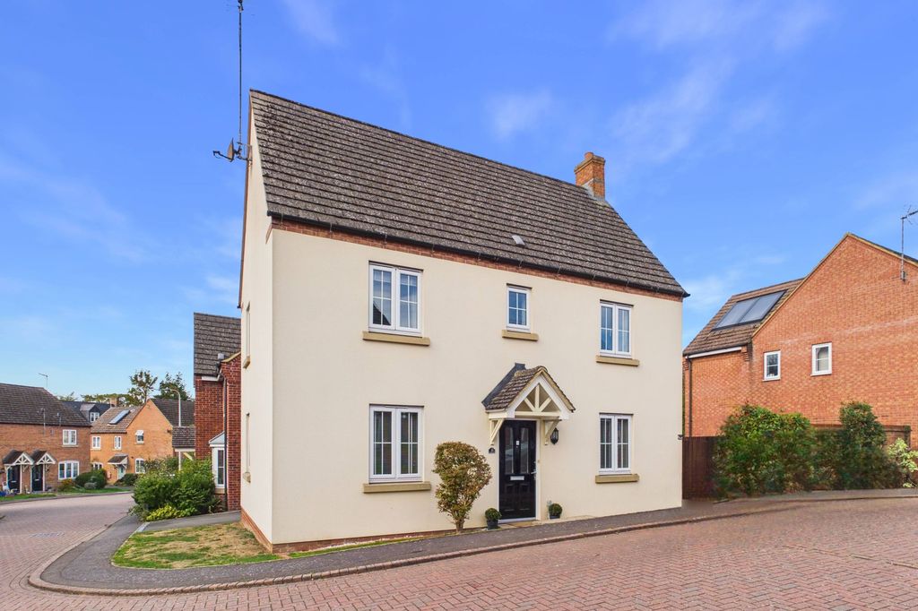 Property photo 1 of 24
