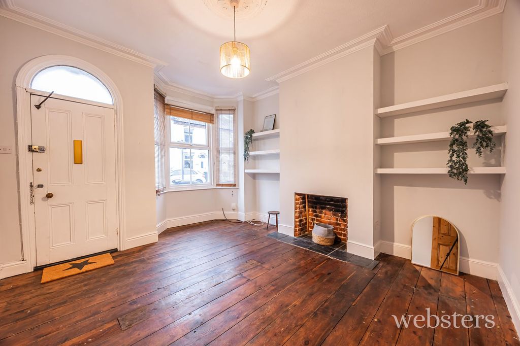 Property photo 2 of 18