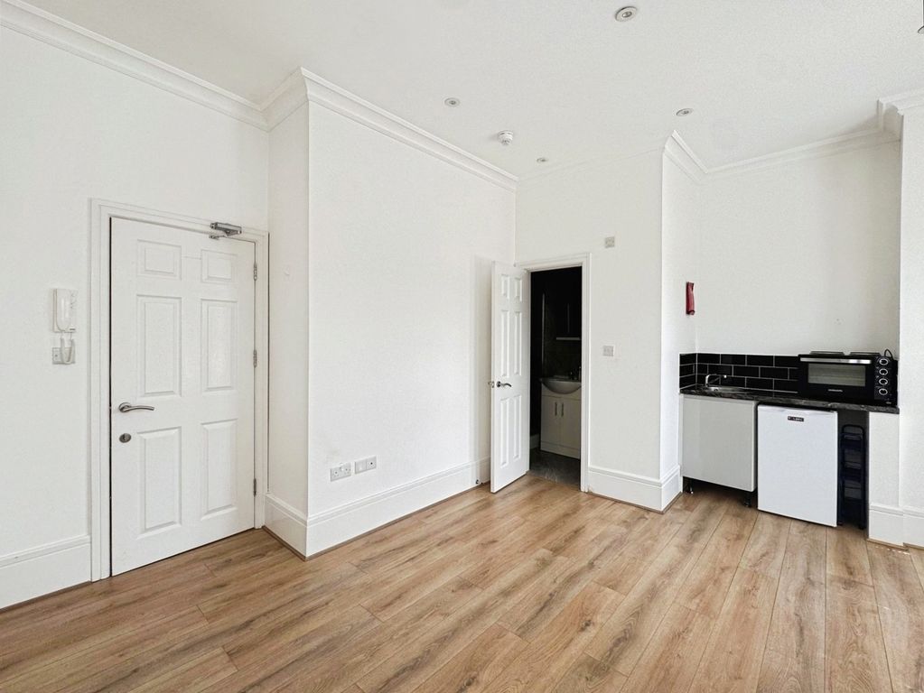 Property photo 2 of 7 Pbox-Img.Jpg