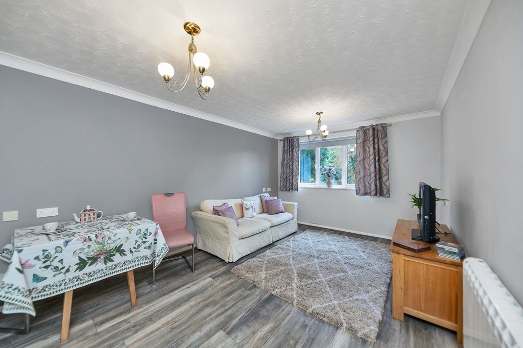 Property photo 2 of 12