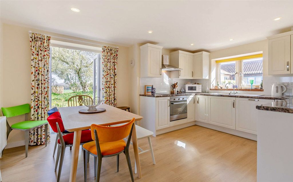 Property photo 2 of 17 Kitchen/Dining