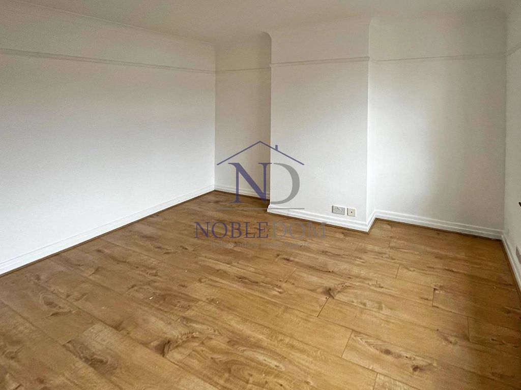 Property photo 3 of 10 Gallery