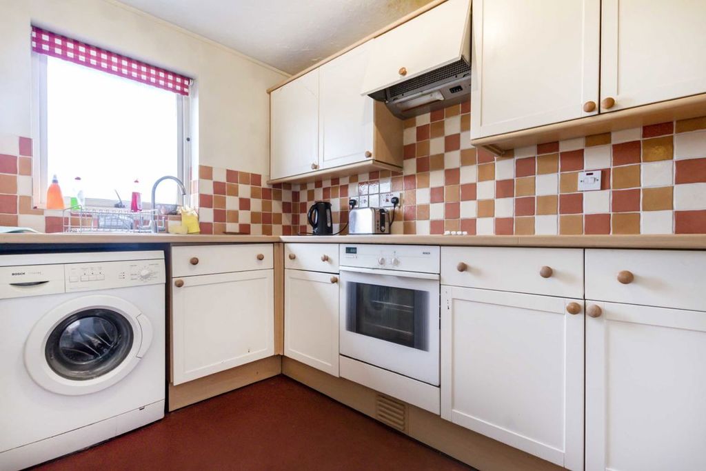 Property photo 3 of 4