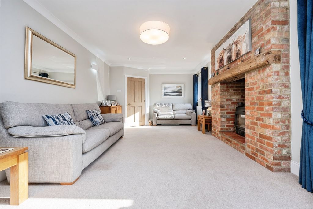 Property photo 2 of 34