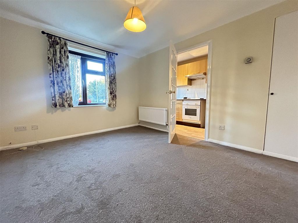 Property photo 3 of 6