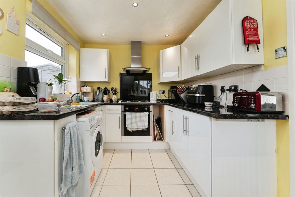 Property photo 2 of 14