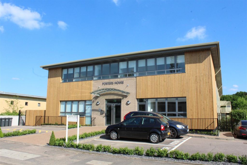 Property photo 1 of 7 Porters House - Front Best.Jpg