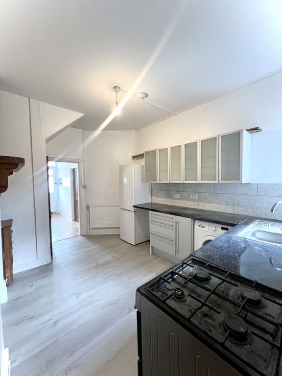 Property photo 3 of 15 Kitchen