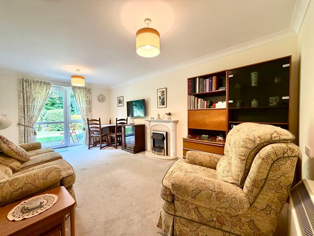 Property photo 3 of 12 Living Dining Room