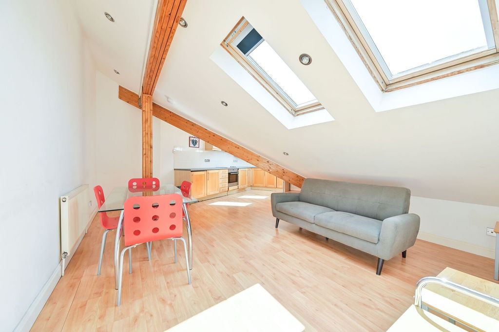 Property photo 2 of 8