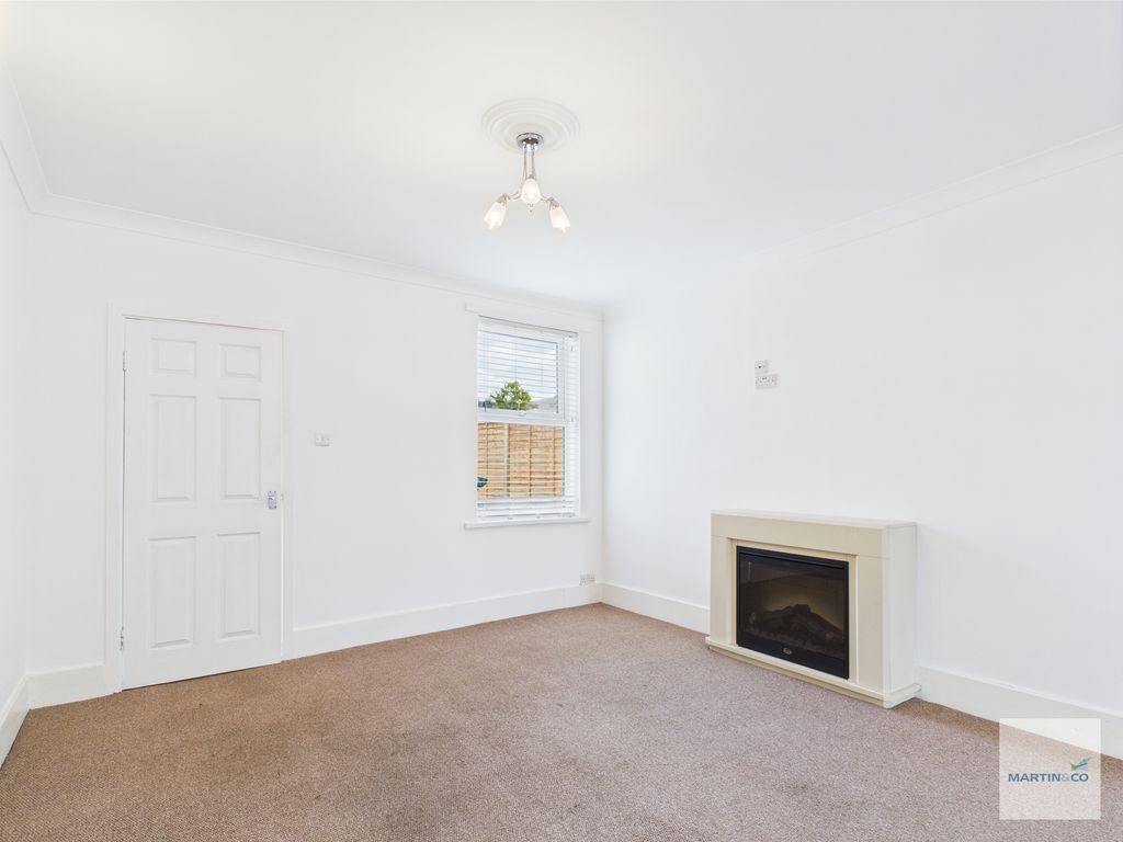 Property photo 3 of 13 Cam03394G0-Pr0297-Still003