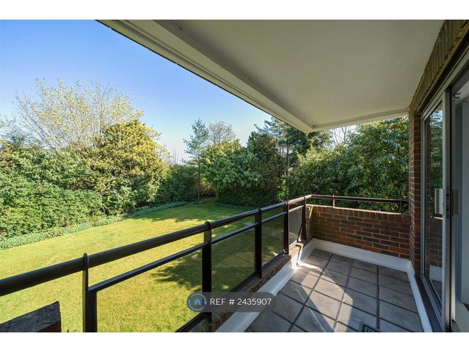 Property photo 3 of 9 Balcony