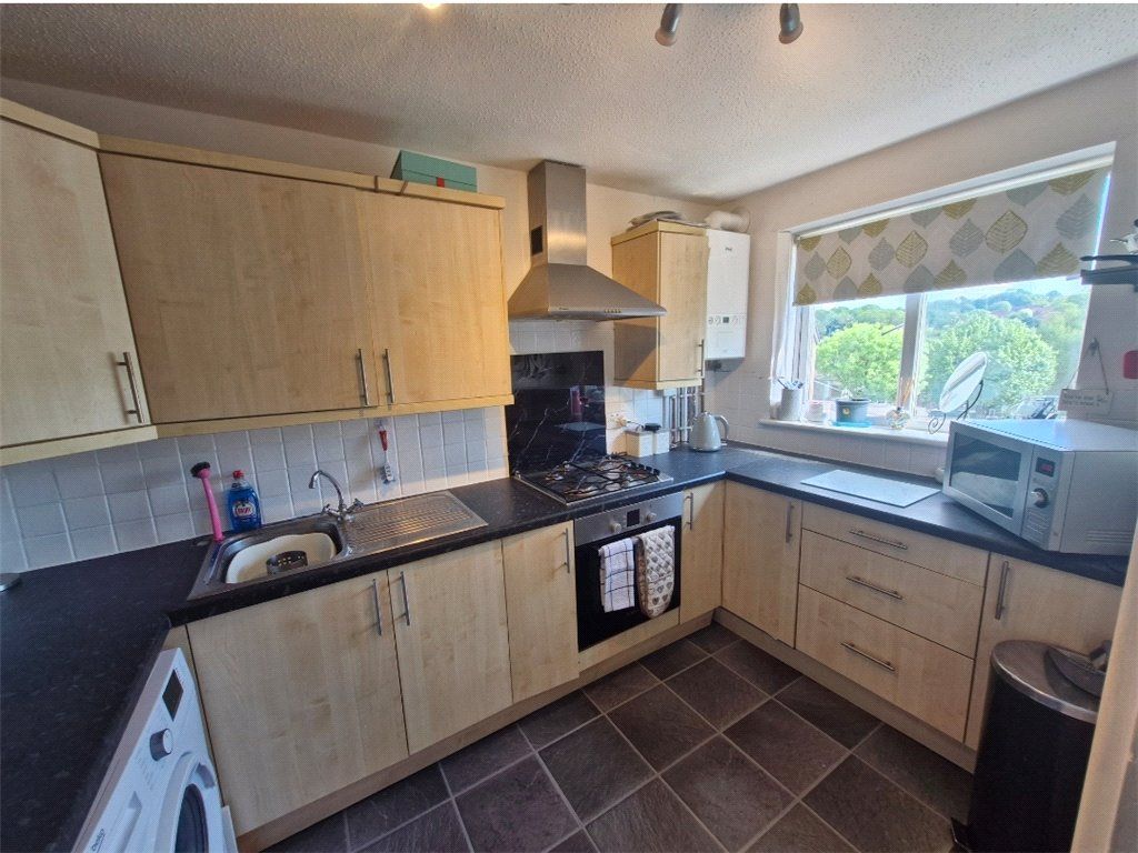 Property photo 3 of 14 Kitchen