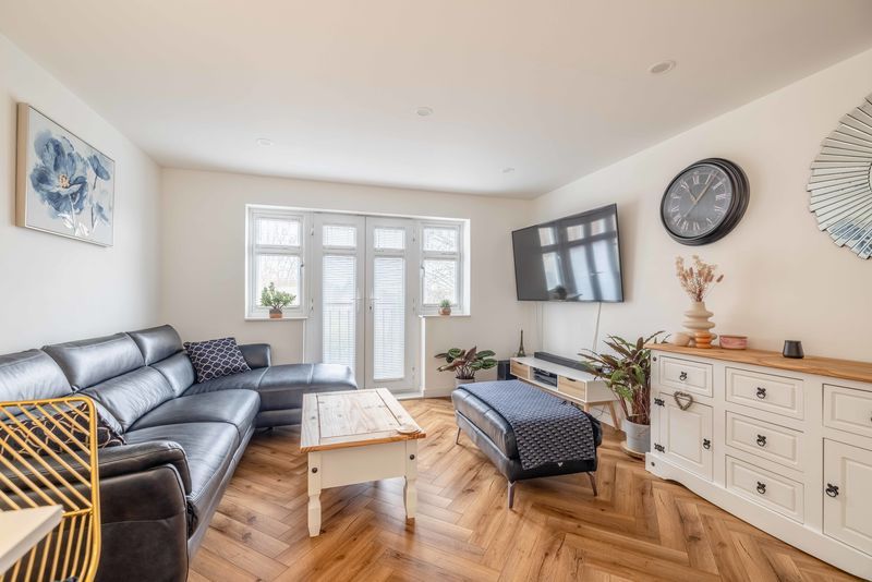 Property photo 3 of 10 Photo 6