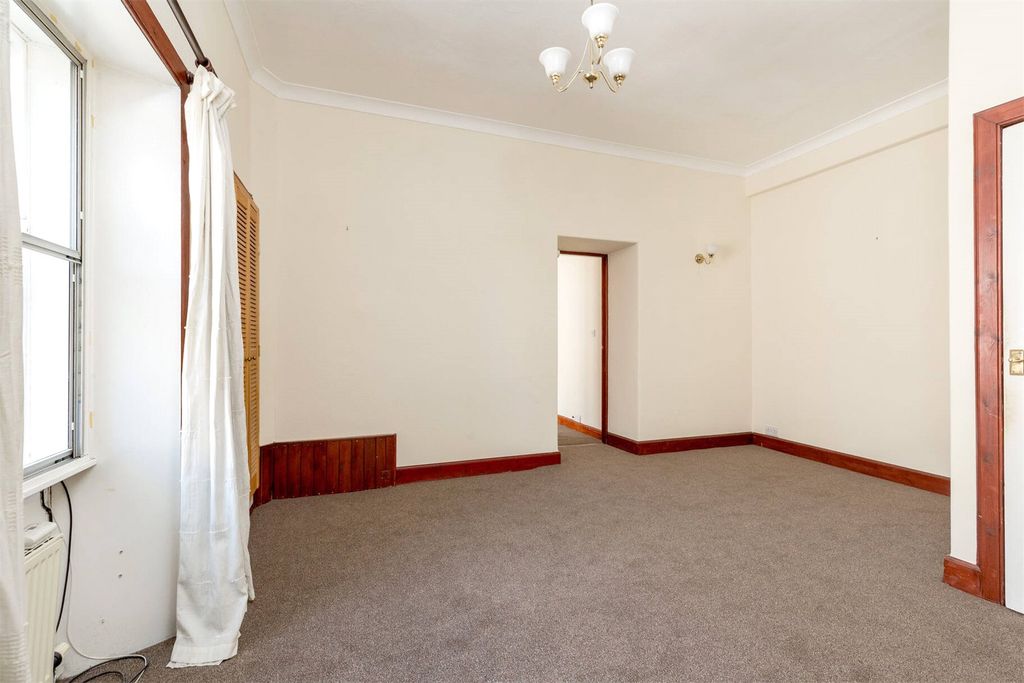 Property photo 3 of 18 Picture No. 07