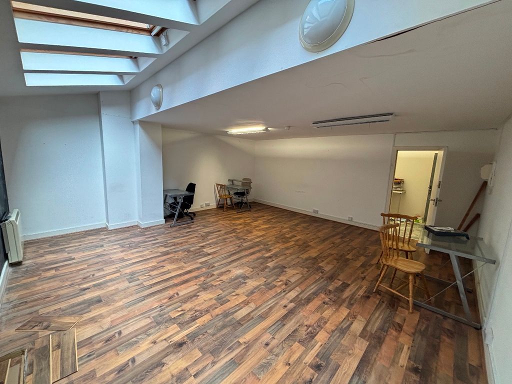 Property photo 2 of 4