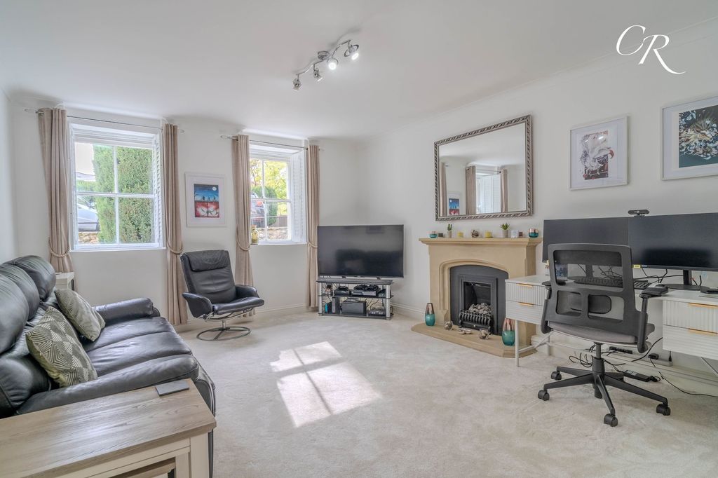 Property photo 3 of 11
